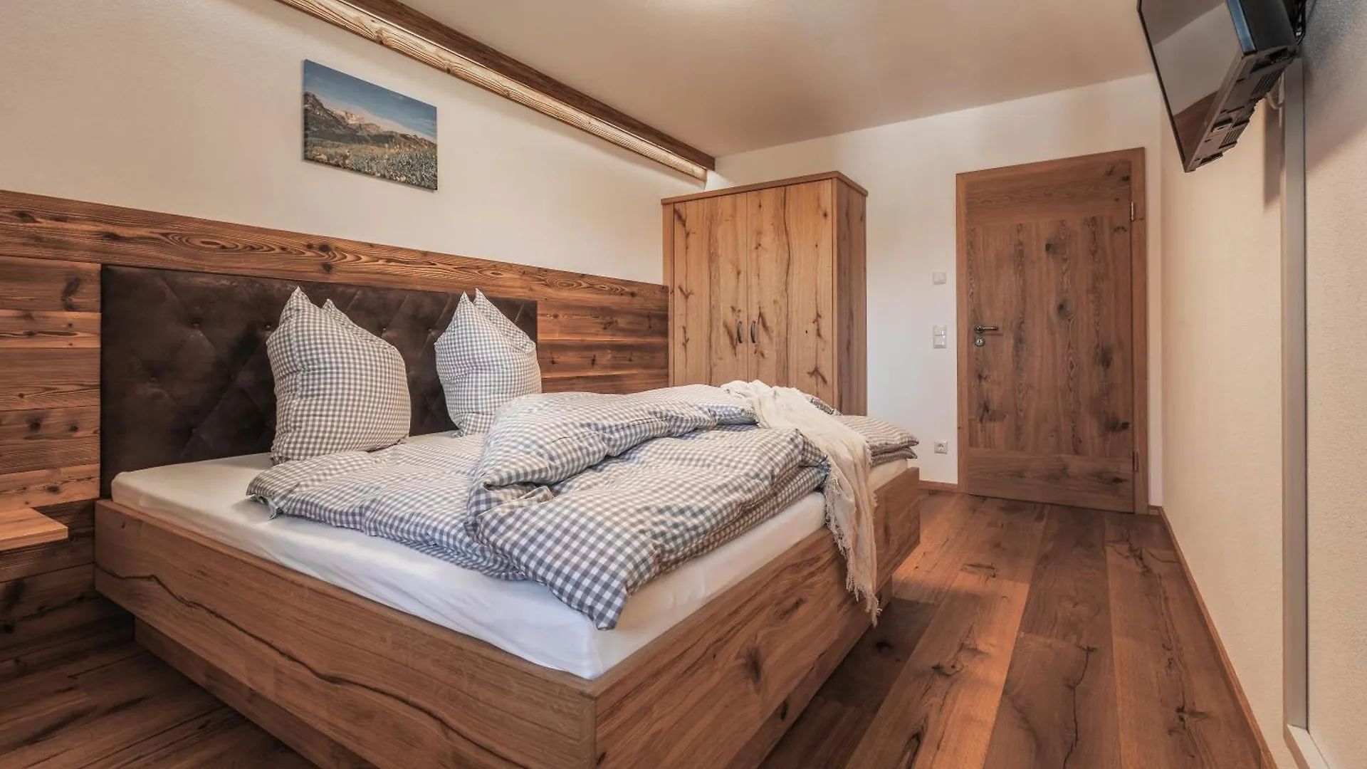Koenigsblick Poppler Apartment Hopferau