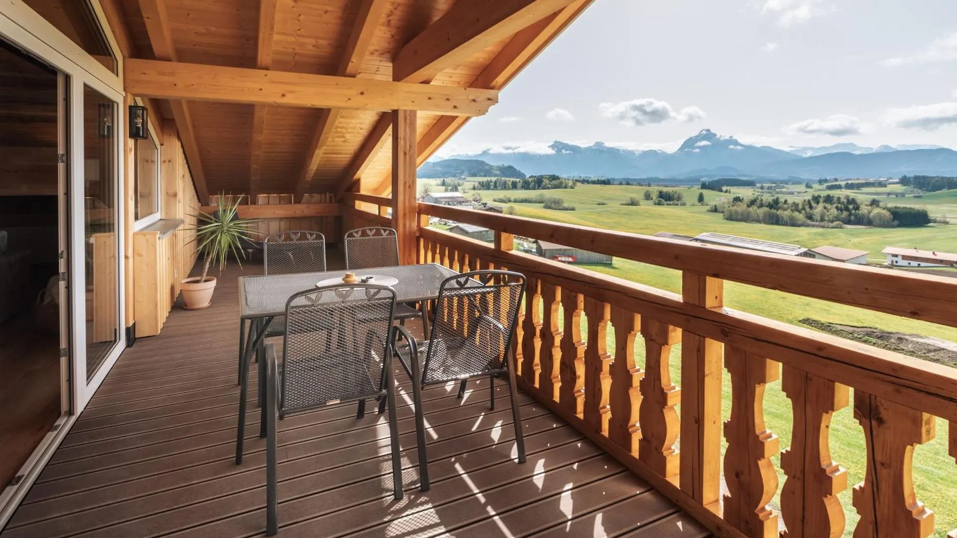 Koenigsblick Poppler Apartment Hopferau